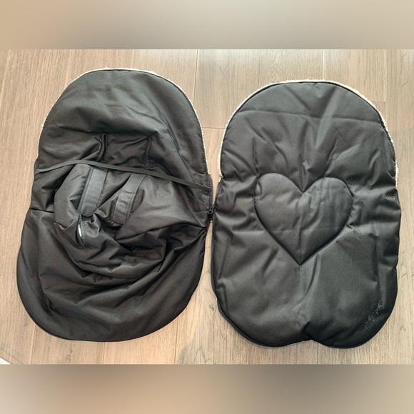 Jolly Jumper Black Cuddle Bag with removable cover - Picture 6 of 6